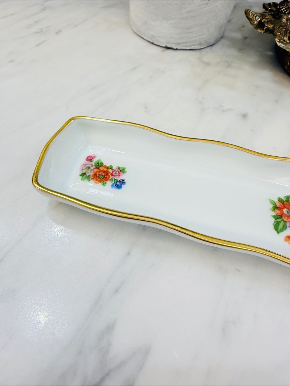 Vintage Limoges White Porcelain Floral Vanity Tray with Gold Trim - Picture 11 of 15